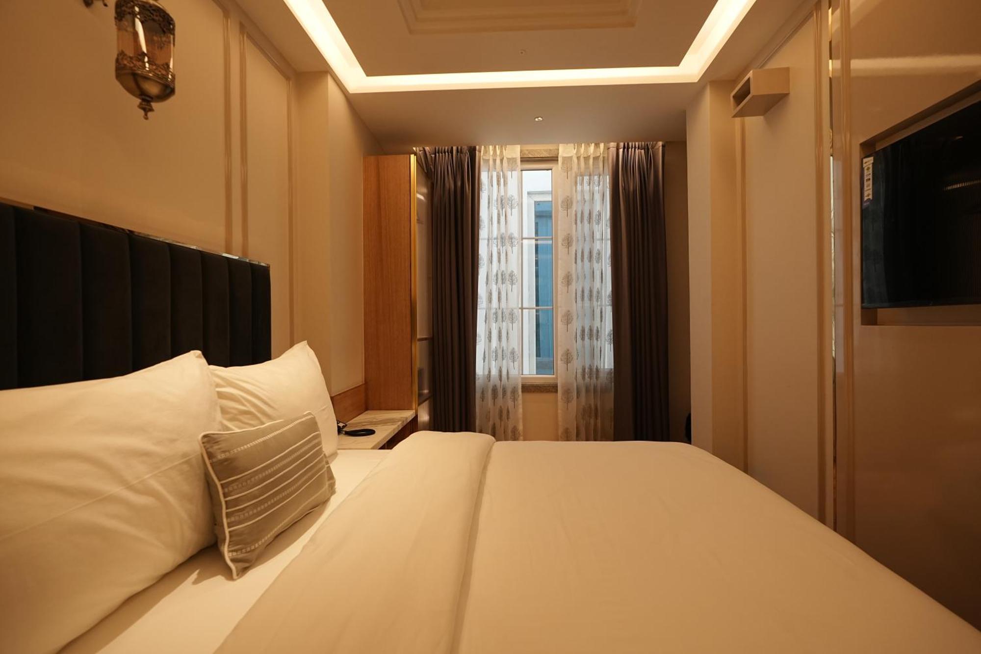 Empire Platinum 4* New Delhi