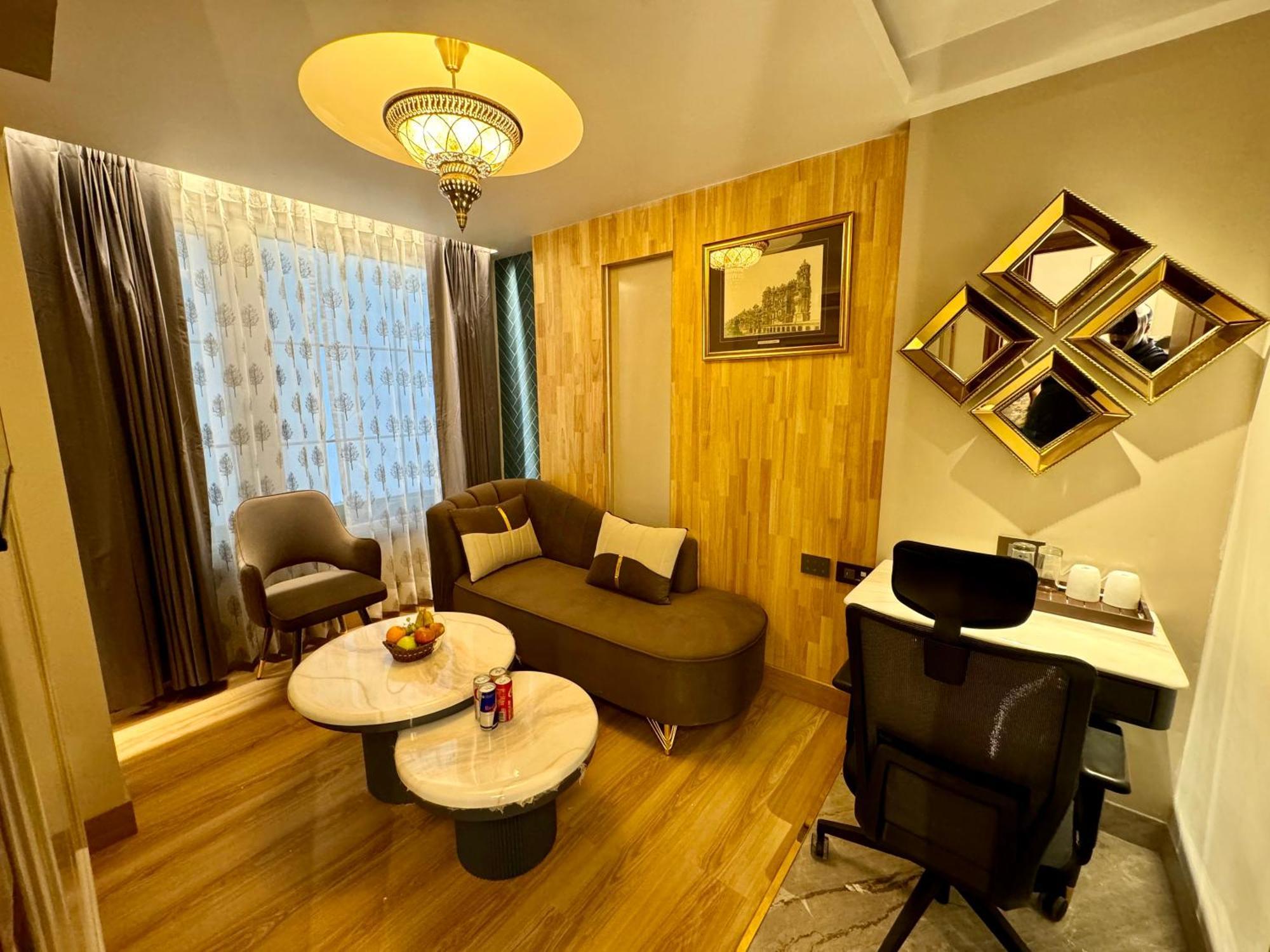 Empire Platinum Hotel New Delhi